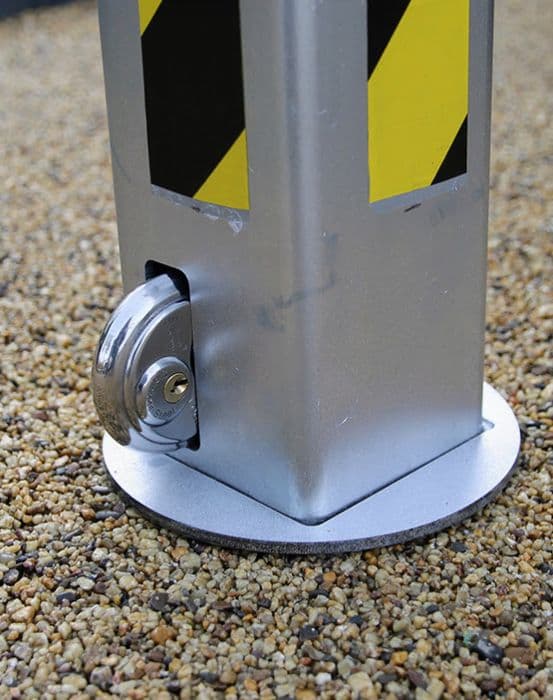 The Real McCoy Anti-Ram Telescopic Bollard 2