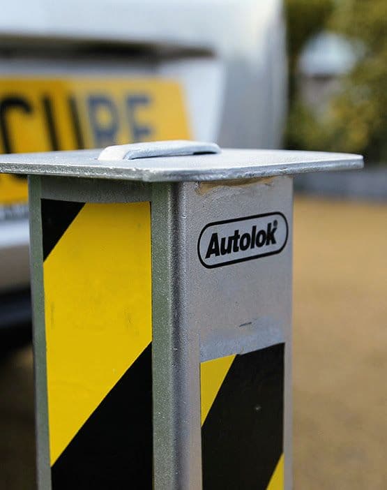 Heavy Duty Telescopic Bollard - High-Visibility 2