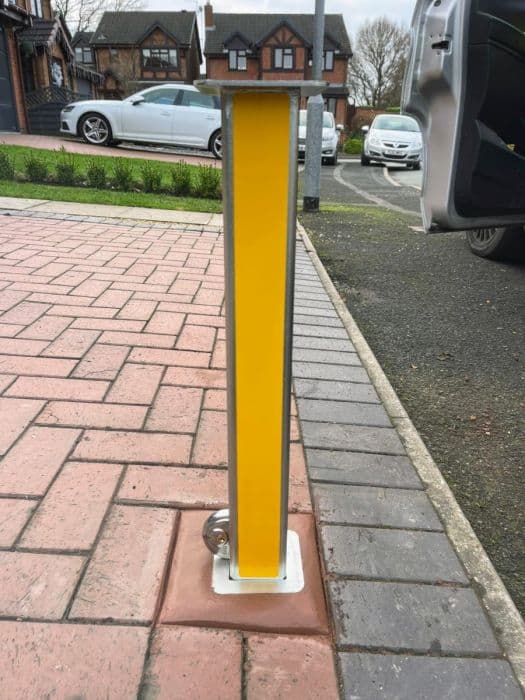 Heavy Duty Telescopic Bollard - Reflective Safety 2
