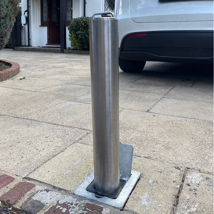 Vanguard Prime Telescopic & Retractable Driveway Bollard 1